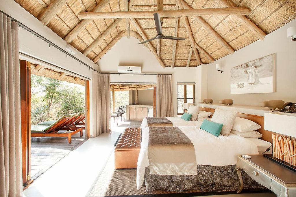 Tambuti Lodge Pilanesberg Exterior photo